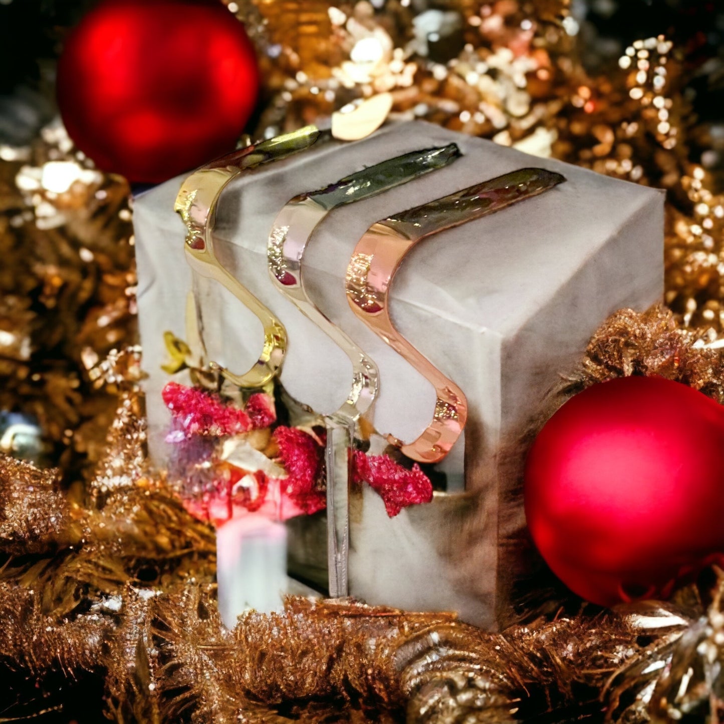 Stocking hooks - gold, silver, rose gold