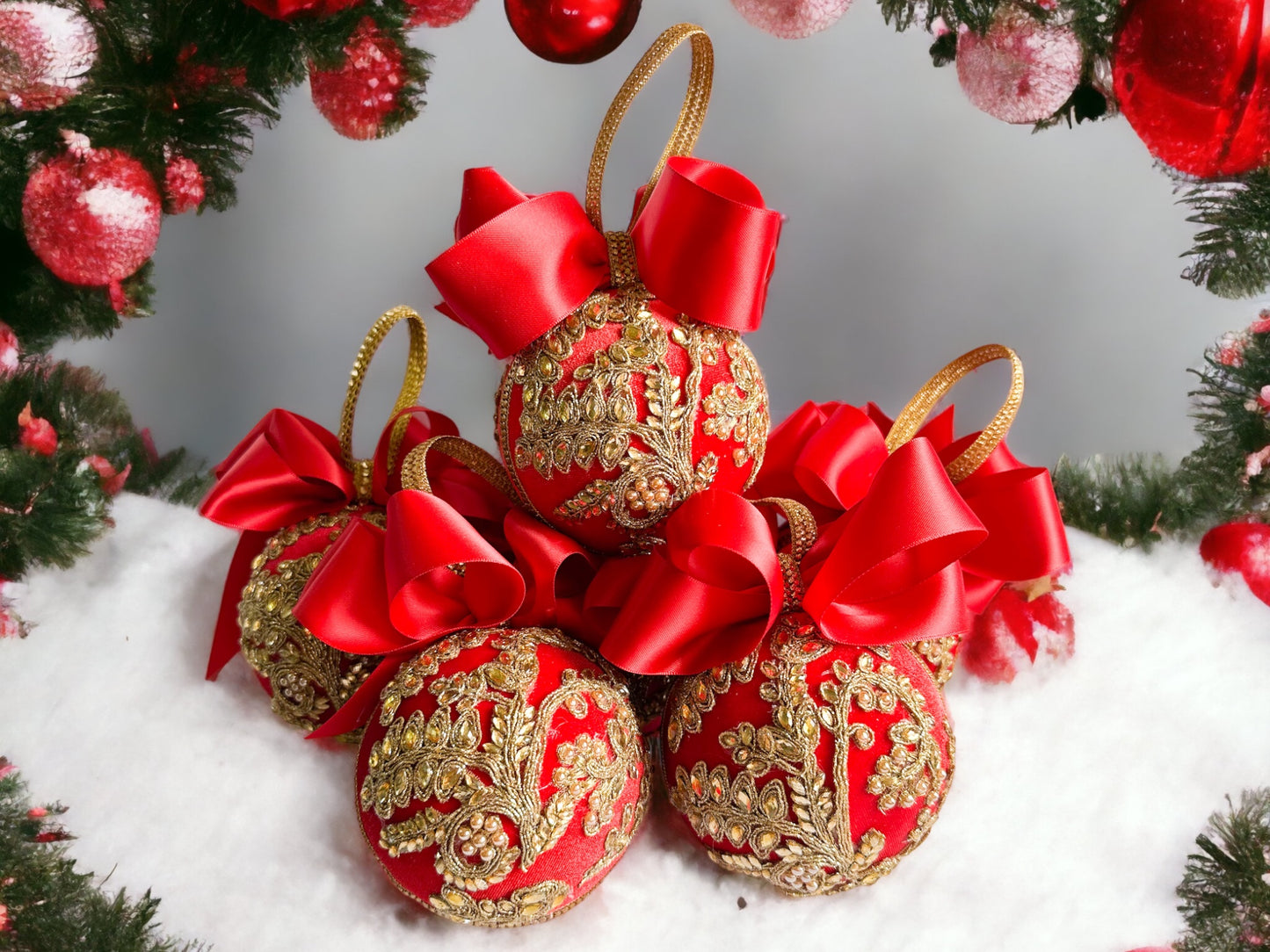 Red Velvet Applique Baubles - Large