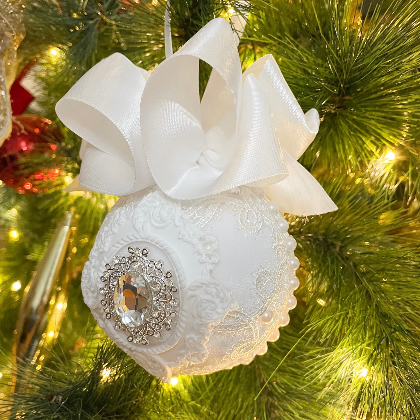 White Snow white Baubles