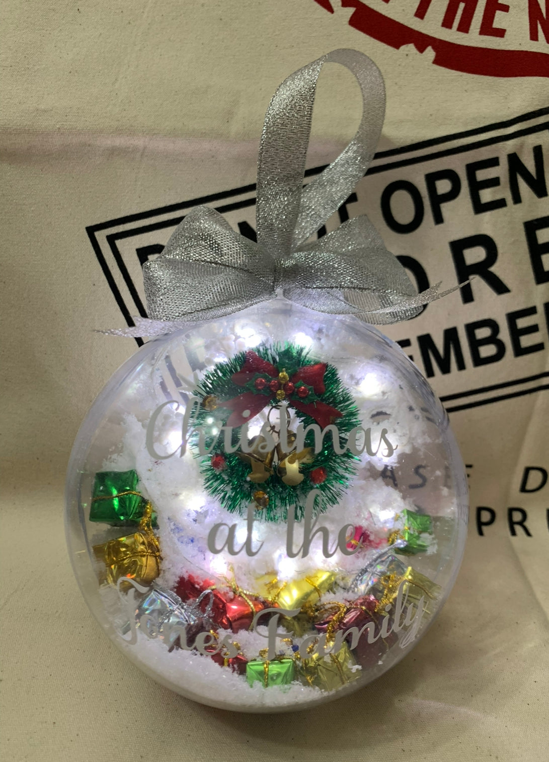 XL Scene Snow globe bauble with wreath and presents